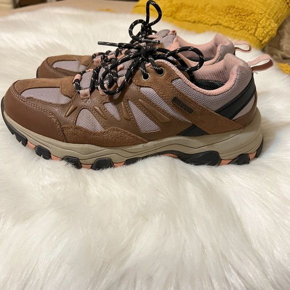 Skechers Women's Waterproof Trail Hiking Shoes, size 9 - Picture 3 of 13